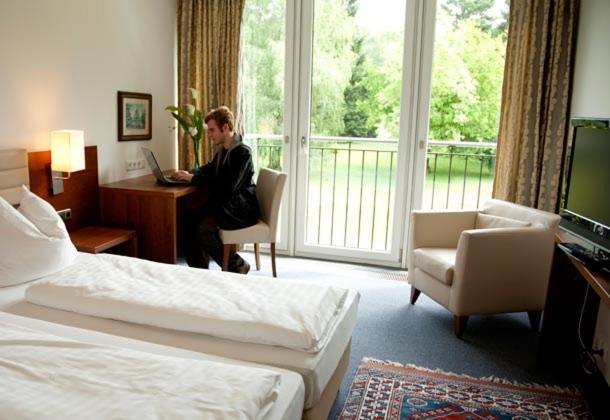 לאונדינג Hotel Alhartinger Hof מראה חיצוני תמונה